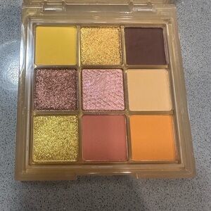 HUDA BEAUTY Vibrant 9-Color Eyeshadow Palette WILD TIGER 🐅